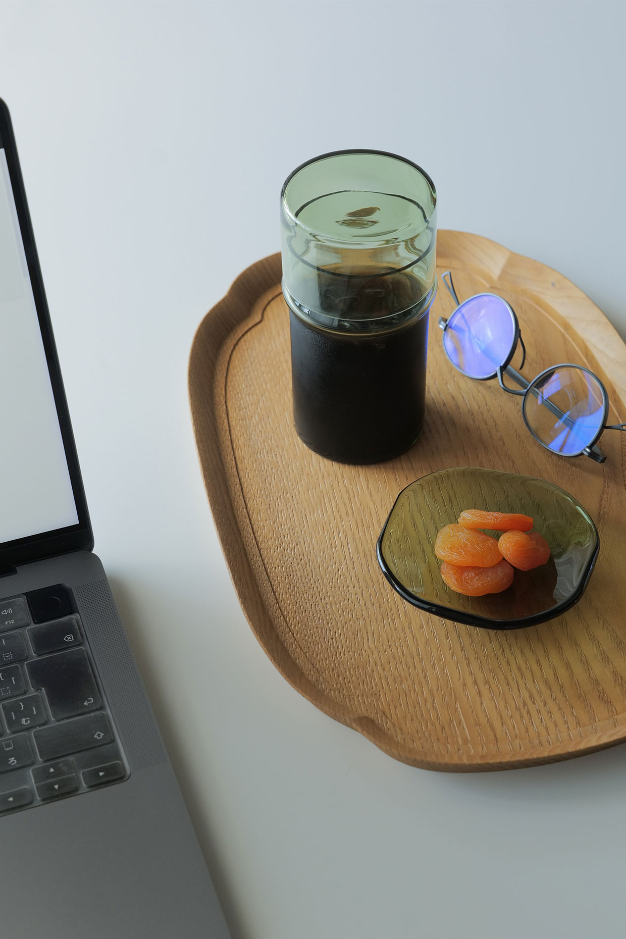【関税込み】Glass Cypress フーディ & ジップアップ キャップンコップ:キャップ付きグラス | カラフェ・デキャンタ